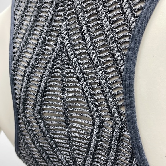 NWT• Seamless Cut Out Longline Bra - Picture 4 of 11